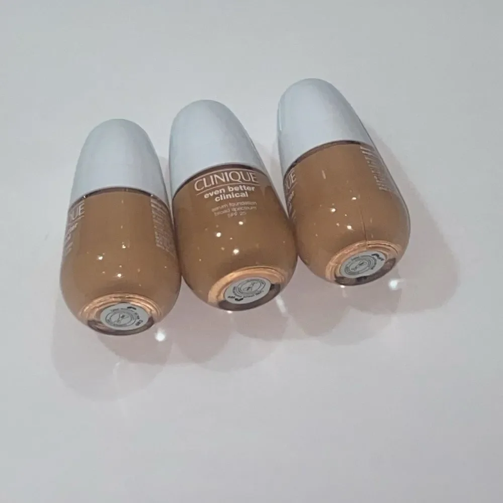 Clinique Even Better Clinical Serum Foundation Broad Spectrum SPF 25